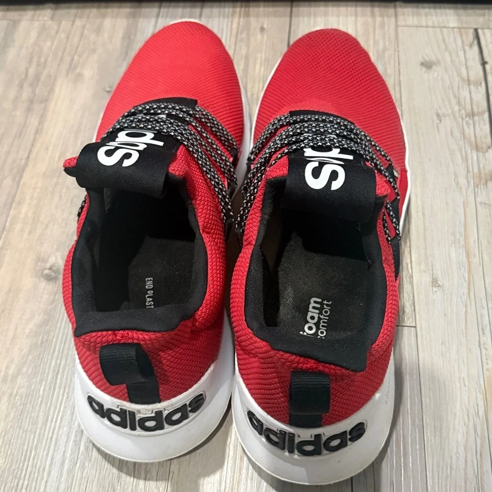 EUC ADIDAS CLOUDFOAM SNEAKER RED